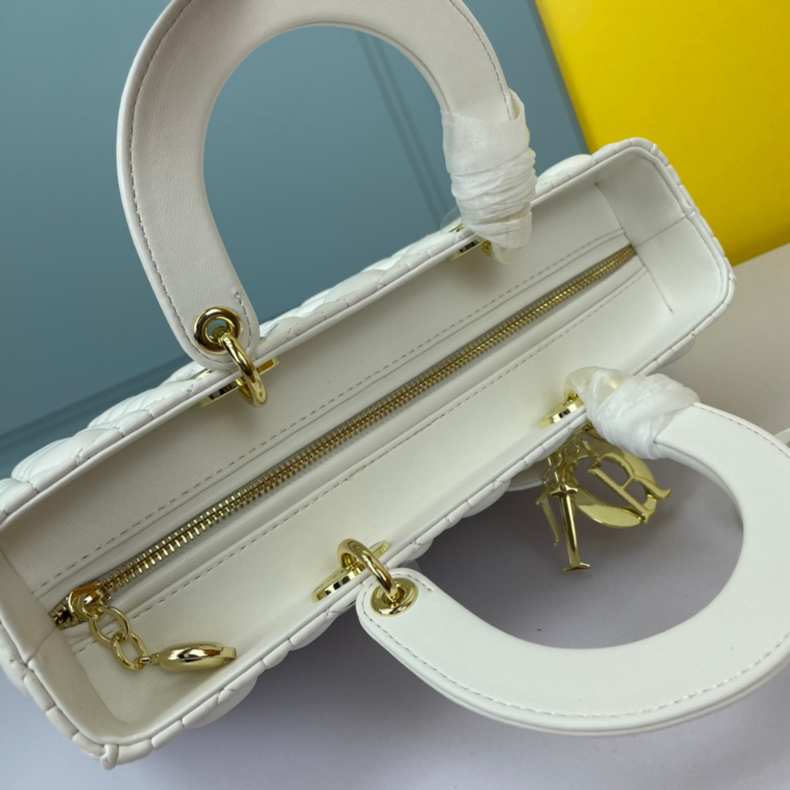 Dior Large Lady Dior Cannage Lambskin Bag - Latte