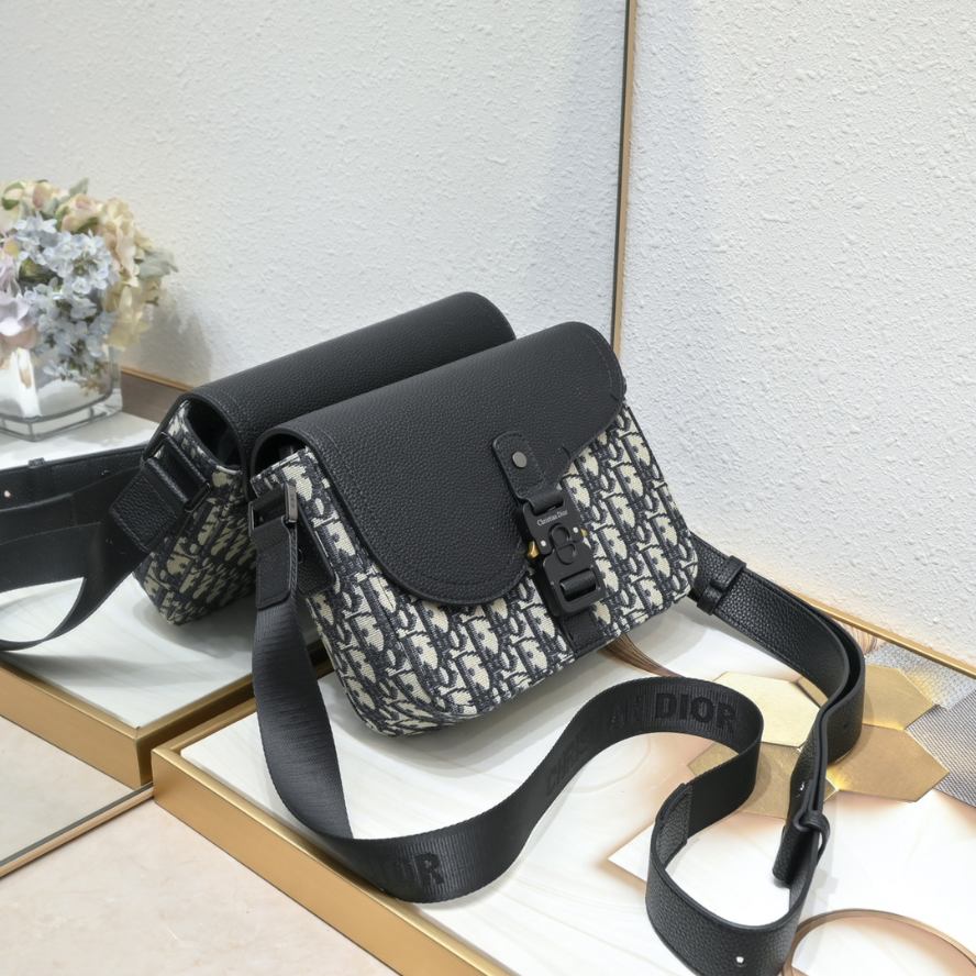 Dior Medium Saddle Messenger Bag with Flap - Black